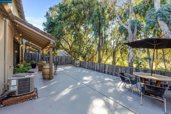 838 Valley Run, Hercules, California 94547