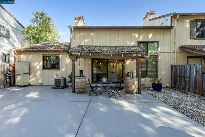 838 Valley Run, Hercules, California 94547