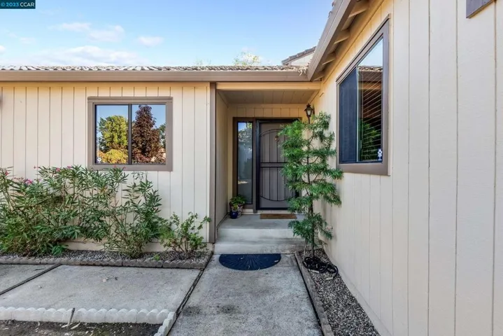 838 Valley Run, Hercules, California 94547