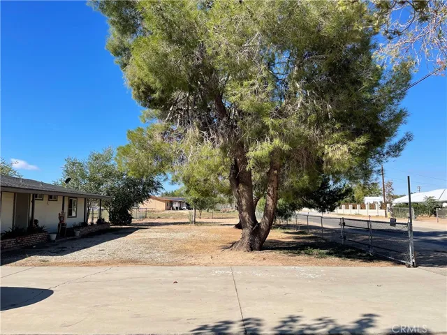 15811 Ash Street, Hesperia, California 92345