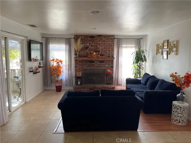15811 Ash Street, Hesperia, California 92345