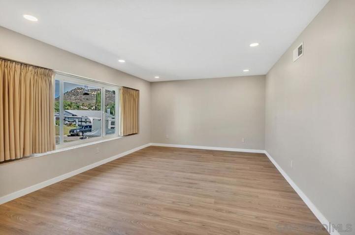 10143 Maple Tree Rd, Santee, California 92071