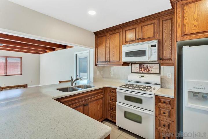 10143 Maple Tree Rd, Santee, California 92071