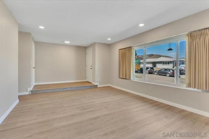 10143 Maple Tree Rd, Santee, California 92071