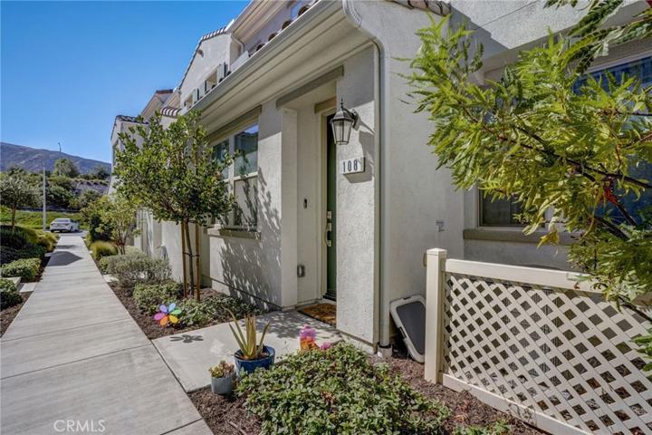 2521 Verna Drive Unit 108, Corona, California 92883
