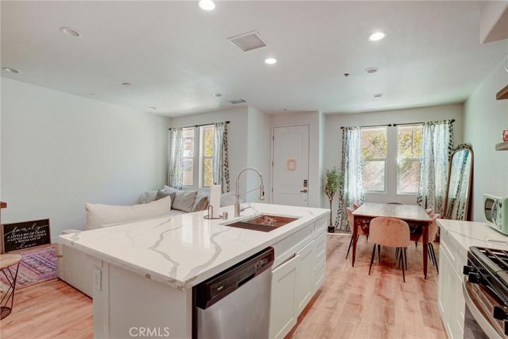 2521 Verna Drive Unit 108, Corona, California 92883