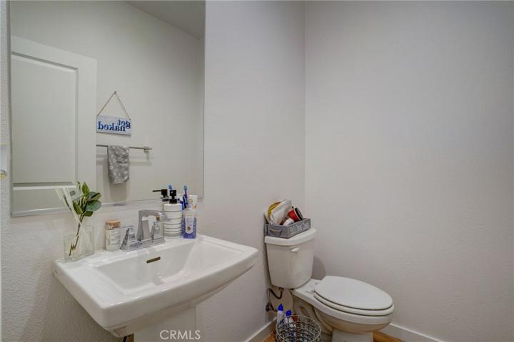 2521 Verna Drive Unit 108, Corona, California 92883