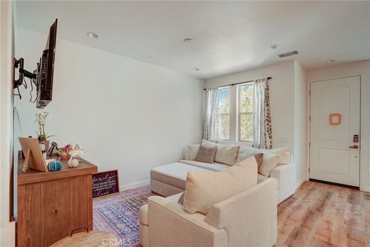 2521 Verna Drive Unit 108, Corona, California 92883