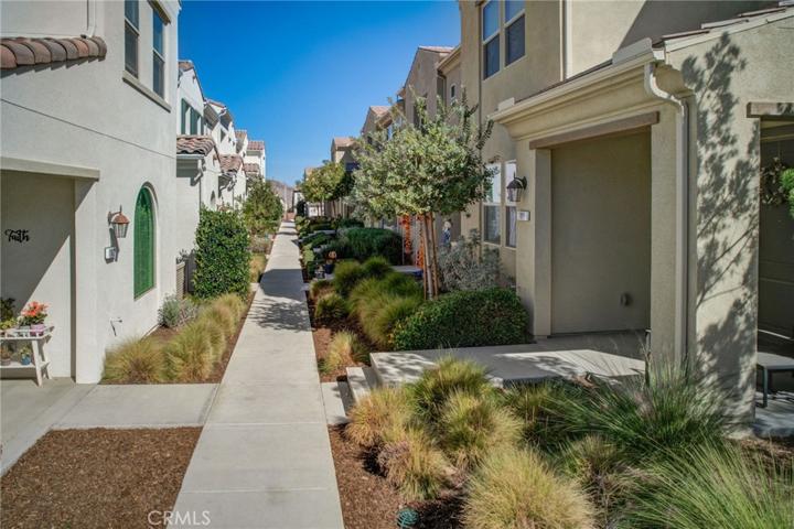 2521 Verna Drive Unit 108, Corona, California 92883