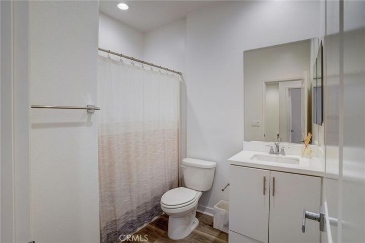 2521 Verna Drive Unit 108, Corona, California 92883
