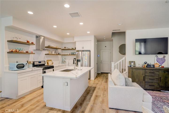 2521 Verna Drive Unit 108, Corona, California 92883