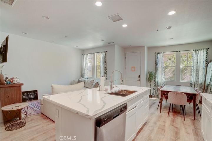 2521 Verna Drive Unit 108, Corona, California 92883