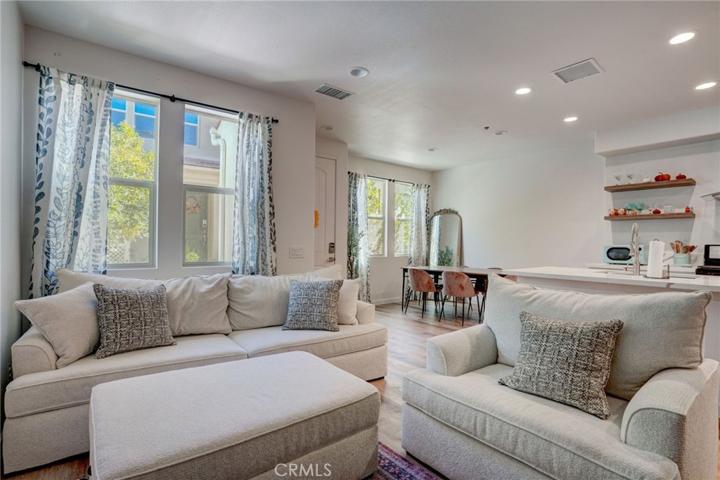 2521 Verna Drive Unit 108, Corona, California 92883
