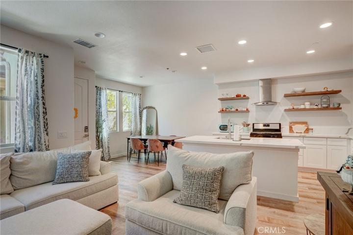 2521 Verna Drive Unit 108, Corona, California 92883