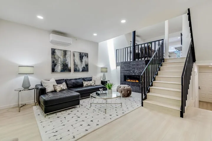 366 Sierra Vista Avenue 8, Mountain View, California 94043