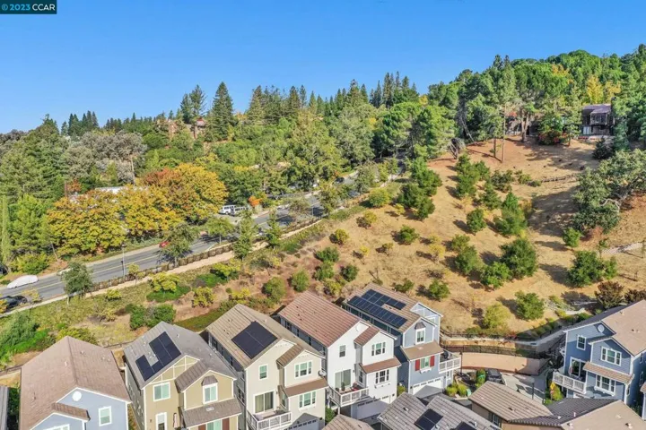 70 Citron Knl, Orinda, California 94563