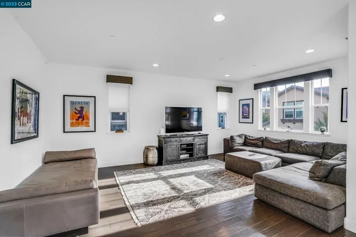 70 Citron Knl, Orinda, California 94563
