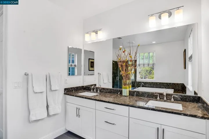 70 Citron Knl, Orinda, California 94563