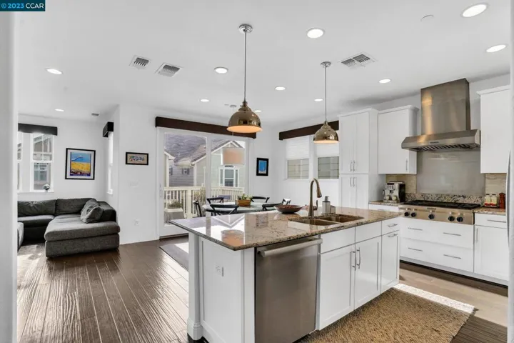 70 Citron Knl, Orinda, California 94563