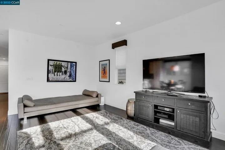 70 Citron Knl, Orinda, California 94563