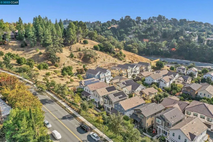 70 Citron Knl, Orinda, California 94563
