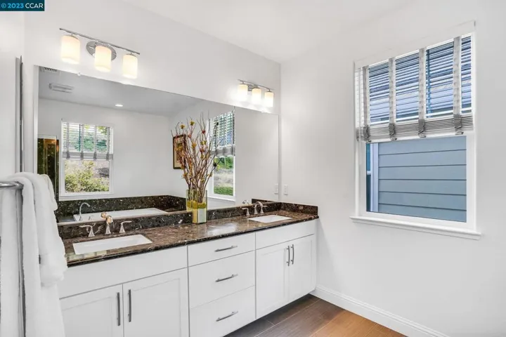 70 Citron Knl, Orinda, California 94563