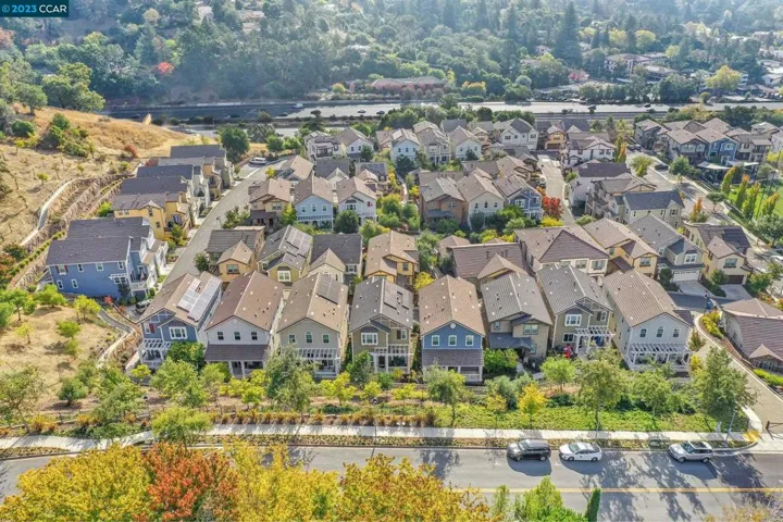 70 Citron Knl, Orinda, California 94563