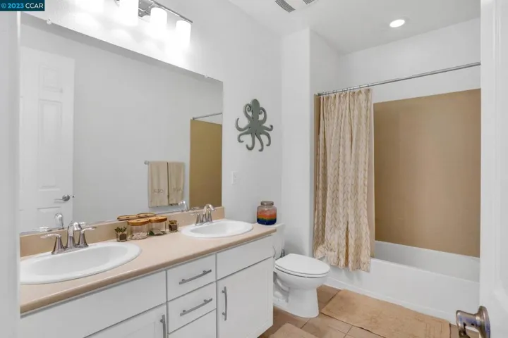 70 Citron Knl, Orinda, California 94563