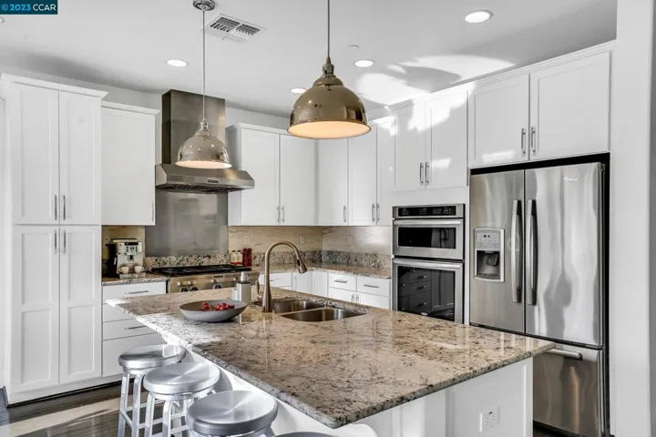 70 Citron Knl, Orinda, California 94563