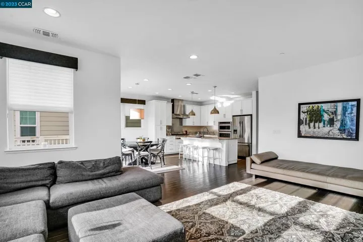 70 Citron Knl, Orinda, California 94563