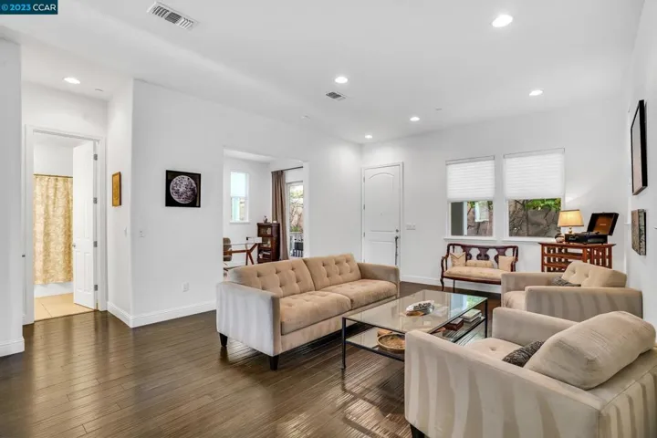 70 Citron Knl, Orinda, California 94563