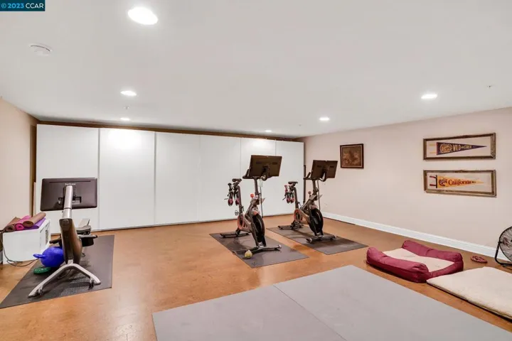 70 Citron Knl, Orinda, California 94563