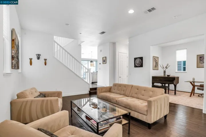 70 Citron Knl, Orinda, California 94563