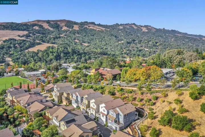 70 Citron Knl, Orinda, California 94563