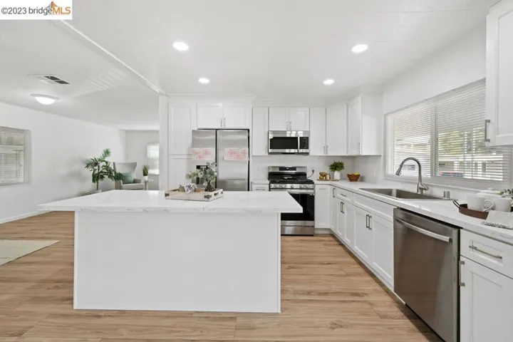118 118 Zartop, Oakley, California 94561