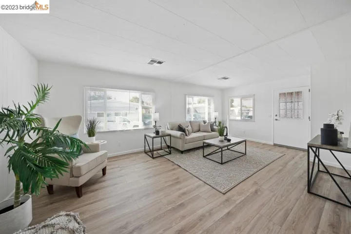 118 118 Zartop, Oakley, California 94561