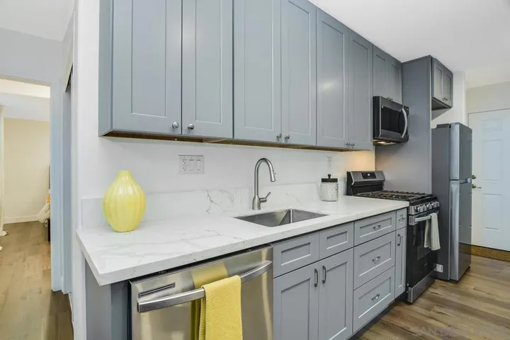 ADU’s brand-new kitchen even has a dishwasher!