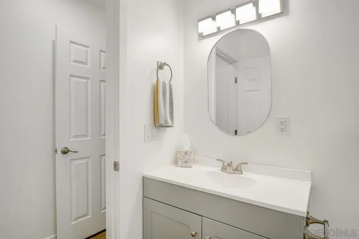 ADU BATH IN BEDROOM, LIKE AN ENSUITE.