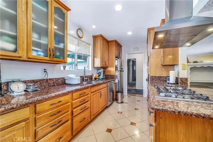 18814 Blythe Street, Reseda, California 91335
