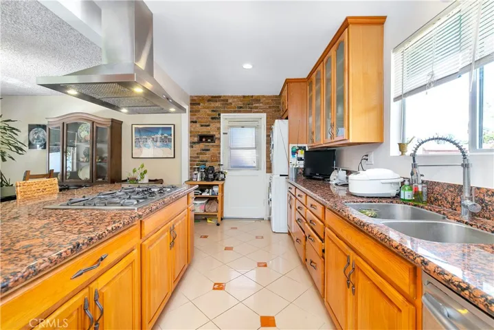 18814 Blythe Street, Reseda, California 91335