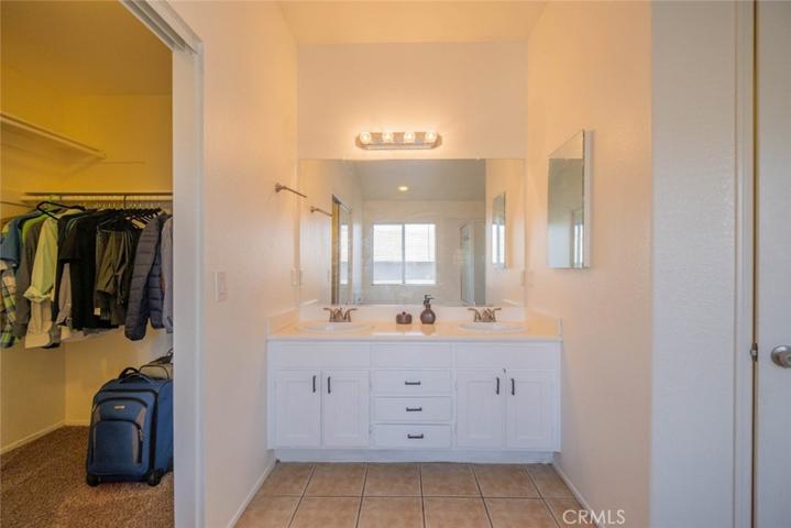 28075 Daydream Way, Valencia, California 91354