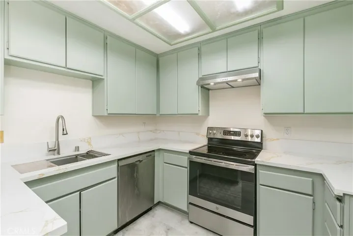 7718 Rambling Brook Way, Stanton, California 90680