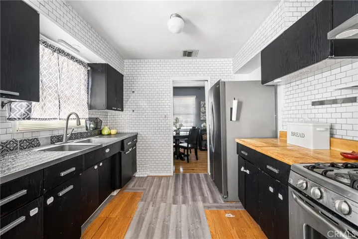 1414 E Maple, Orange, California 92866