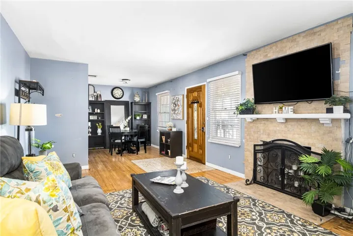 1414 E Maple, Orange, California 92866