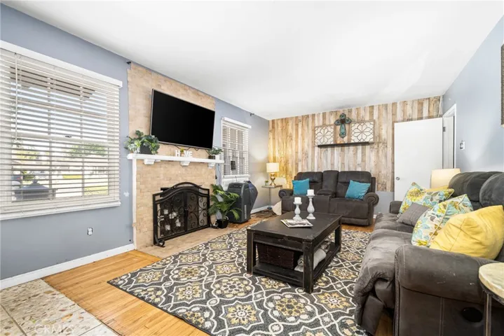 1414 E Maple, Orange, California 92866