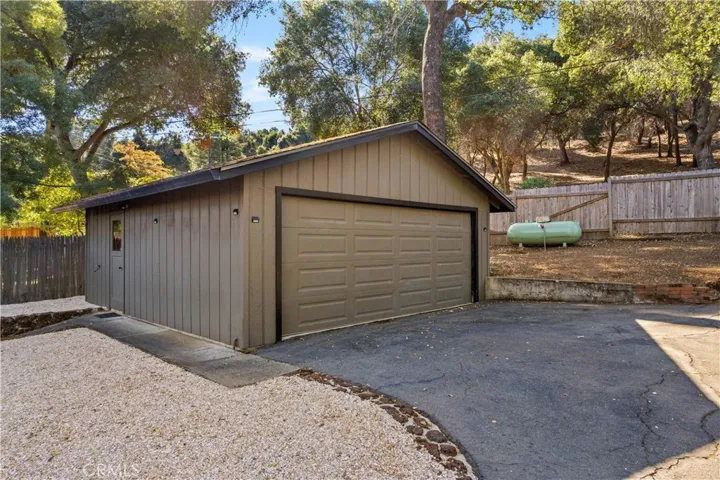 3296 Southlake Drive, Kelseyville, California 95451