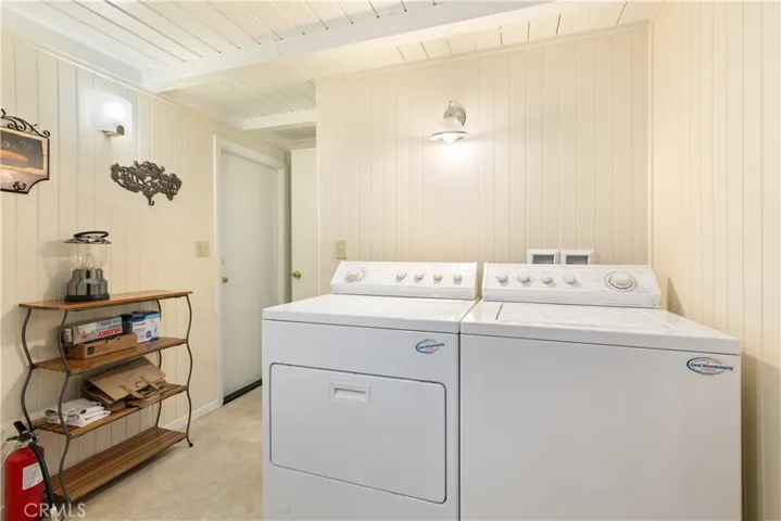 3296 Southlake Drive, Kelseyville, California 95451