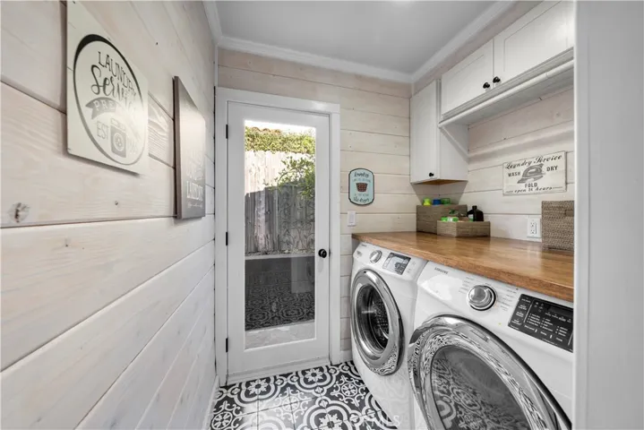 Laundry room off kitchen