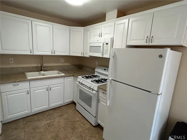 3247 W 134th Street, Hawthorne, California 90250