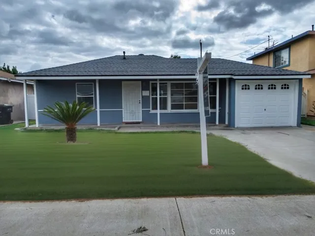 Picture has photoshopped Grass